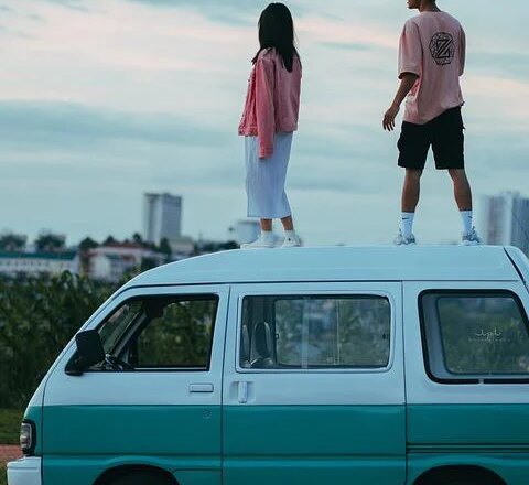 Podróże w przyczepie kempingowej – czemu są obecnie tak popularne