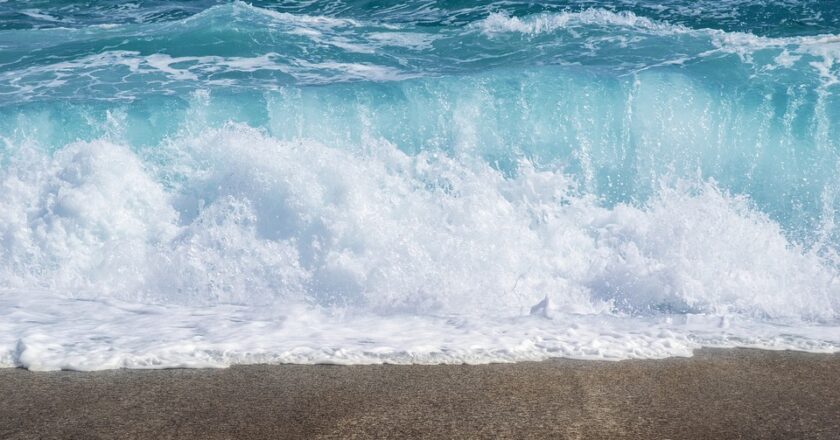 Rejsy jachtem w Dubaju – jaka oferta dostępna jest dla turystów