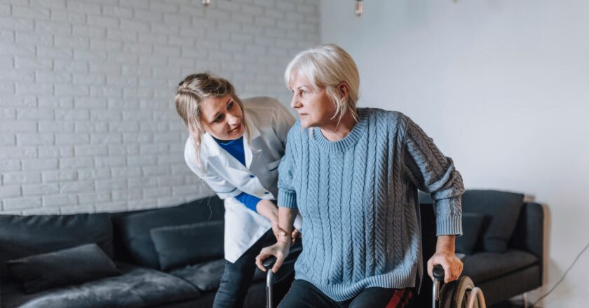 Dom seniora – czym się powinien charakteryzować dobry