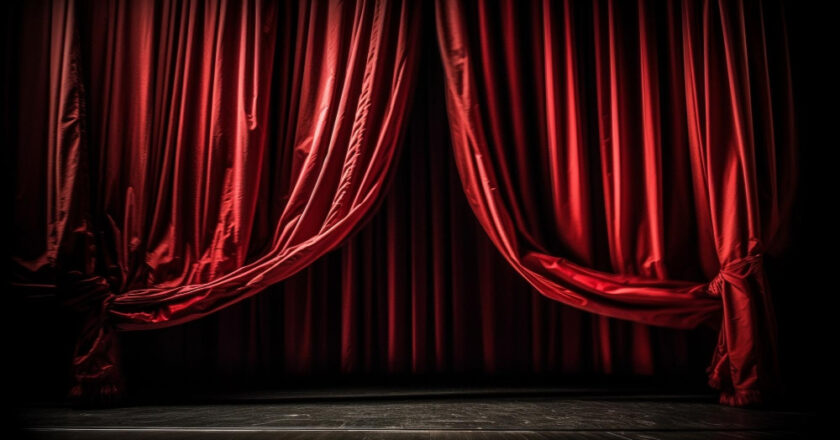 Z czego są złożone specjalistyczne kurtyny w teatrach