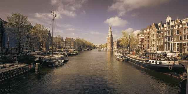 Jak ustawić kampera z użyciem ekranów przeciwsłonecznych – komfort i chłód